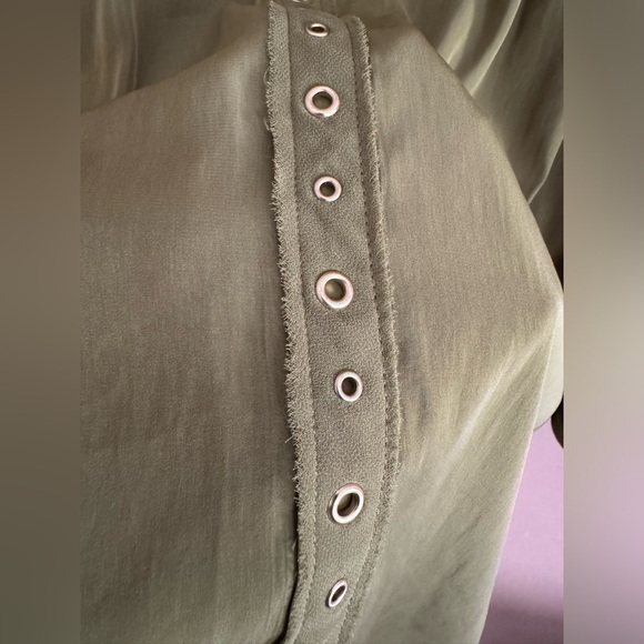 Chico's Green 3/4 Sleeve Relaxed Blouse with Mandarin Collar - Picture 6 of 7